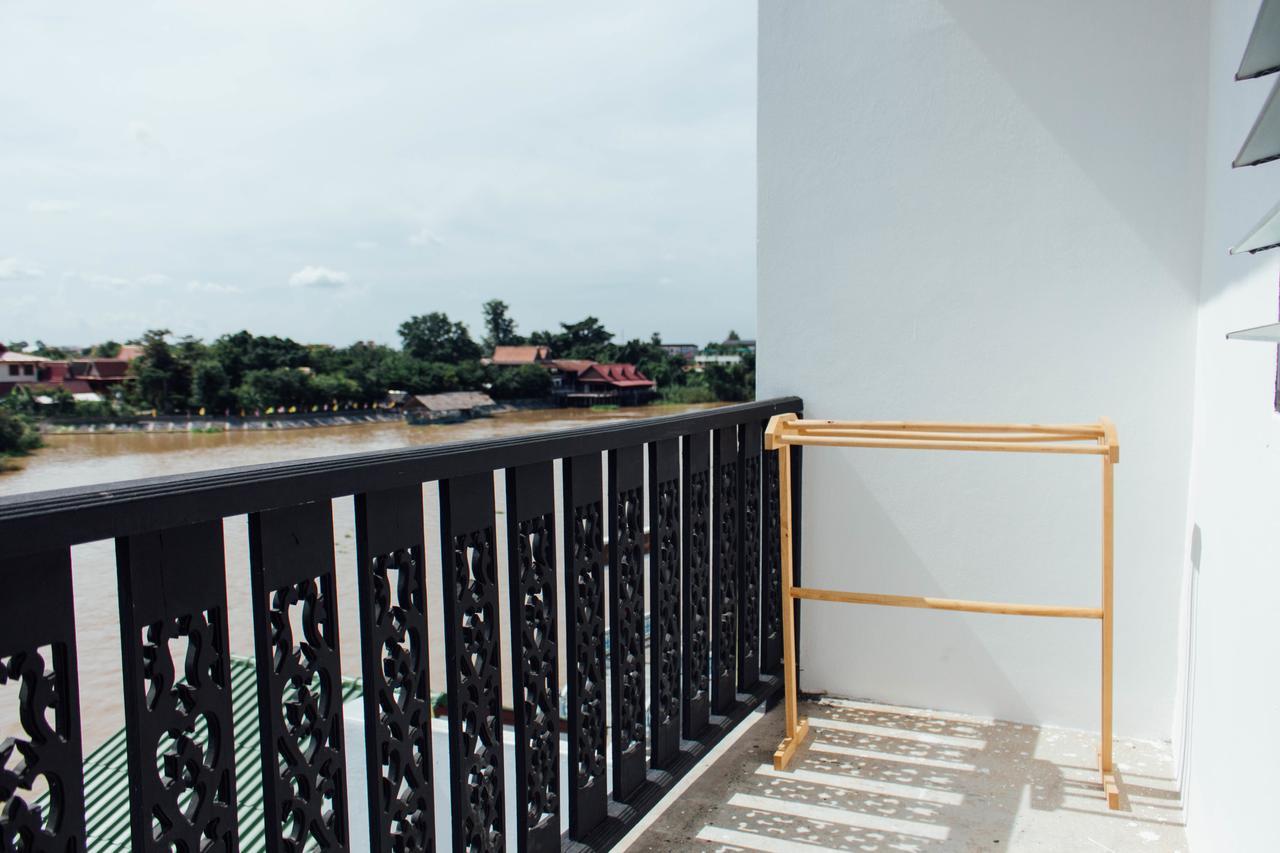 11:11 Hostel Phra Nakhon Si Ayutthaya Exterior foto